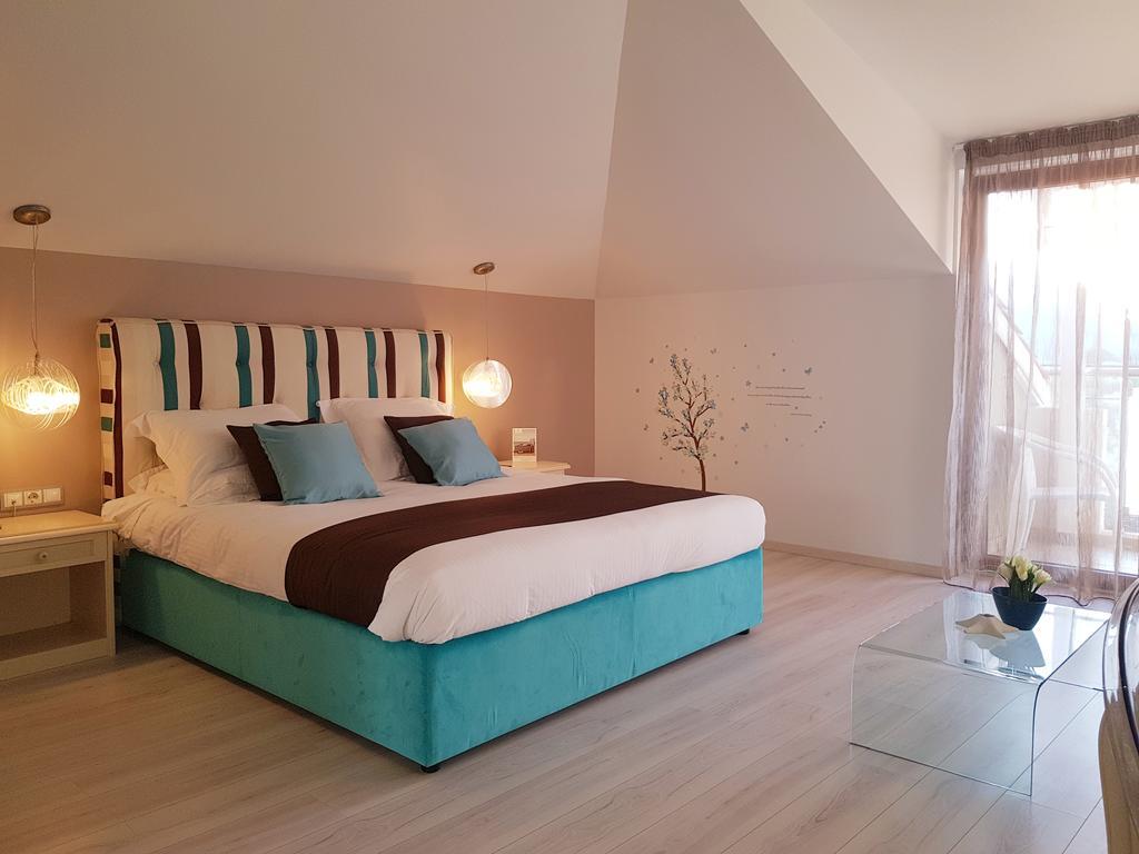 Korina 3*